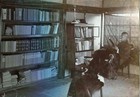 祖父（東大、明治３５年卒医師）が大正時代、書斎にいるところ。